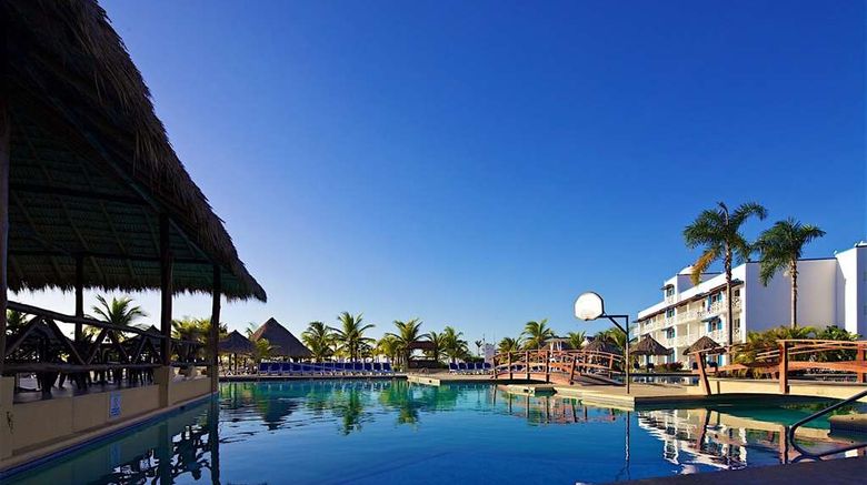 <b>Playa Blanca All-Inclusive Beach Resort Pool</b>. Images powered by <a href="https://iceportal.shijigroup.com/" title="IcePortal" target="_blank">IcePortal</a>.
