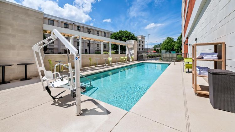 Home2 Suites by Hilton Charlotte Airport Pool