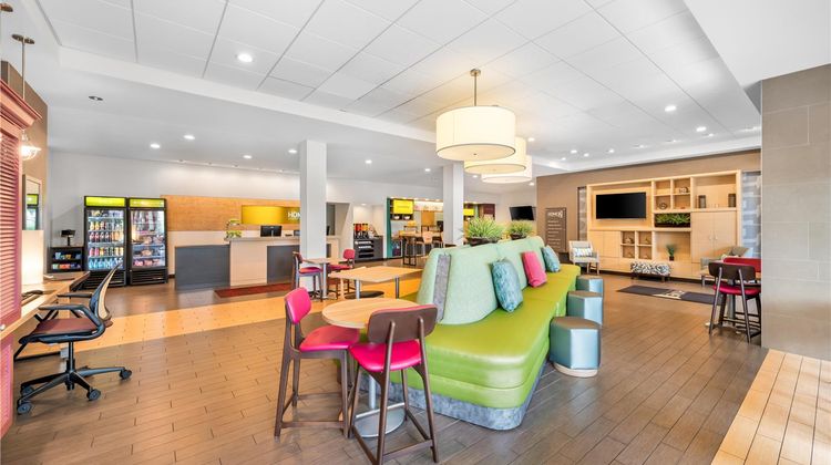 Home2 Suites by Hilton Charlotte Airport Lobby