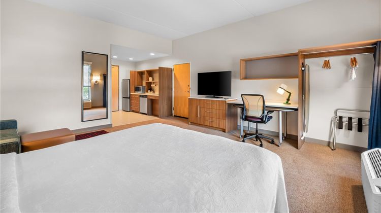 Home2 Suites by Hilton Charlotte Airport Room