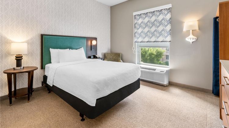 Home2 Suites by Hilton Charlotte Airport Room