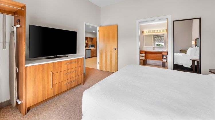 Home2 Suites by Hilton Charlotte Airport Room