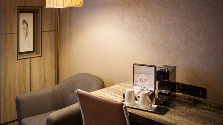 <b>DoubleTree London Kingston Upon Thames Lobby</b>. Images powered by <a href="https://iceportal.shijigroup.com/" title="IcePortal" target="_blank">IcePortal</a>.