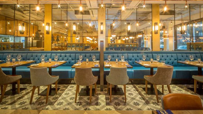 <b>DoubleTree London Kingston Upon Thames Restaurant</b>. Images powered by <a href="https://iceportal.shijigroup.com/" title="IcePortal" target="_blank">IcePortal</a>.