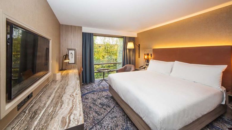 <b>DoubleTree London Kingston Upon Thames Room</b>. Images powered by <a href="https://iceportal.shijigroup.com/" title="IcePortal" target="_blank">IcePortal</a>.