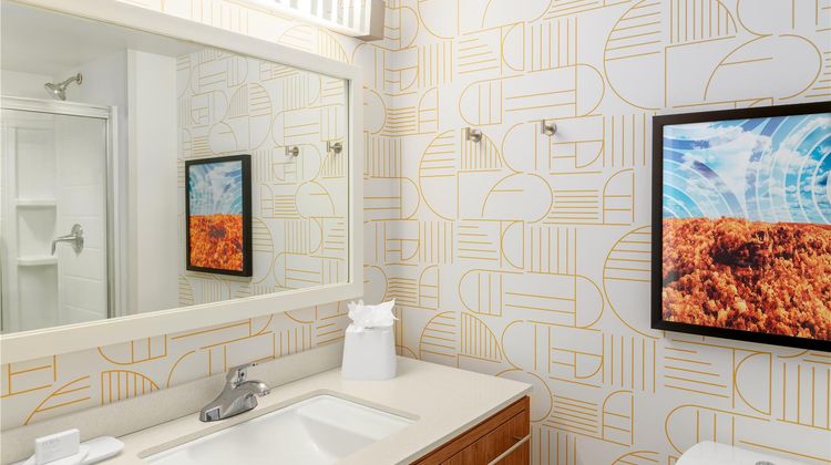 Home2 Suites by Hilton La Crosse Room