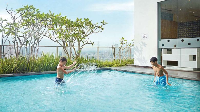<b>DoubleTree by Hilton Hotel Melaka Pool</b>. Images powered by <a href="https://iceportal.shijigroup.com/" title="IcePortal" target="_blank">IcePortal</a>.