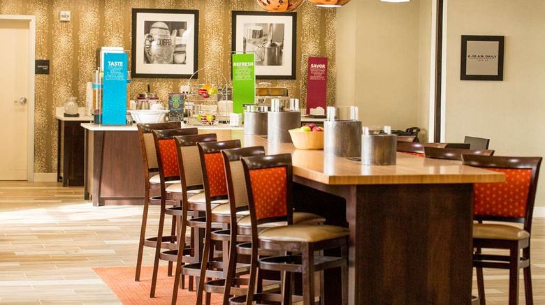 <b>Hampton Inn McPherson Restaurant</b>. Images powered by <a href="https://iceportal.shijigroup.com/" title="IcePortal" target="_blank">IcePortal</a>.