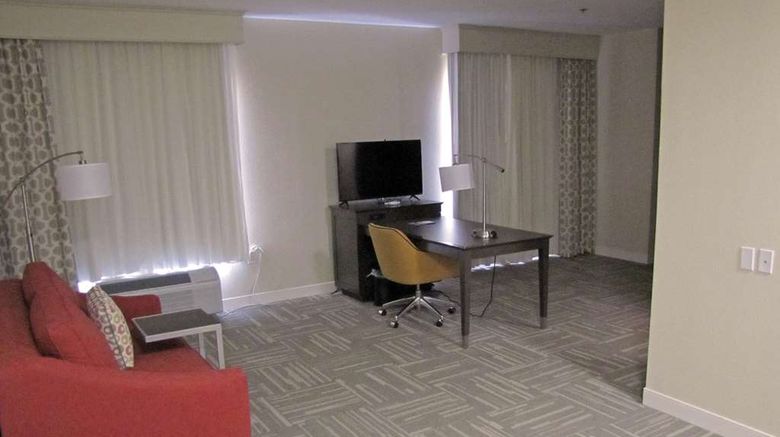 <b>Hampton Inn McPherson Room</b>. Images powered by <a href="https://iceportal.shijigroup.com/" title="IcePortal" target="_blank">IcePortal</a>.