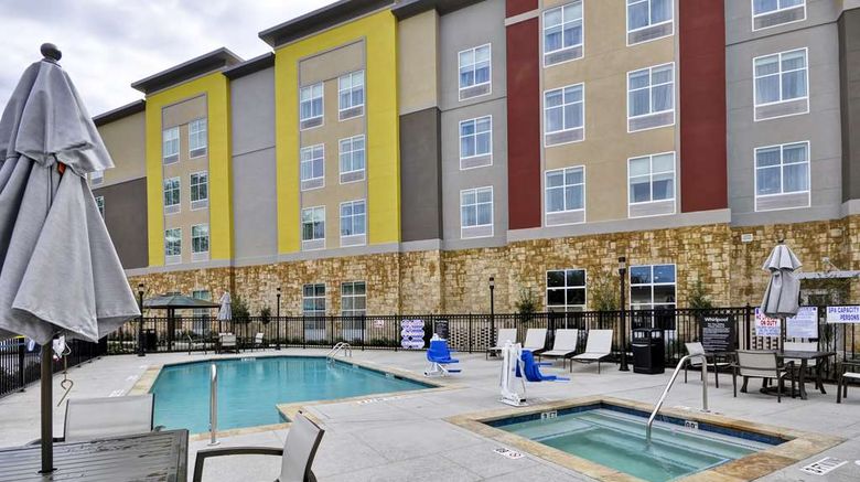 <b>Homewood Suites by Hilton Tyler Pool</b>. Images powered by <a href="https://iceportal.shijigroup.com/" title="IcePortal" target="_blank">IcePortal</a>.