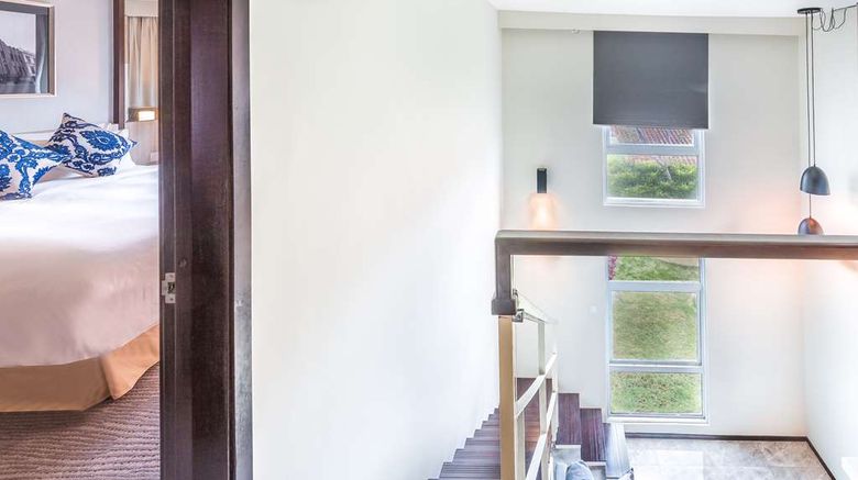 <b>Eastin Hotel Penang Suite</b>. Images powered by <a href="https://iceportal.shijigroup.com/" title="IcePortal" target="_blank">IcePortal</a>.