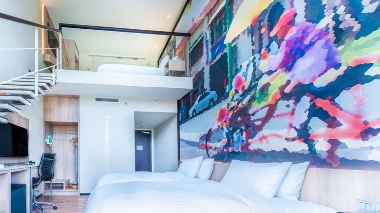 <b>Eastin Hotel Penang Room</b>. Images powered by <a href="https://iceportal.shijigroup.com/" title="IcePortal" target="_blank">IcePortal</a>.