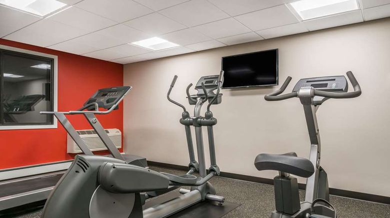 <b>Ramada Minneapolis/Golden Valley Health</b>. Images powered by <a href="https://iceportal.shijigroup.com/" title="IcePortal" target="_blank">IcePortal</a>.
