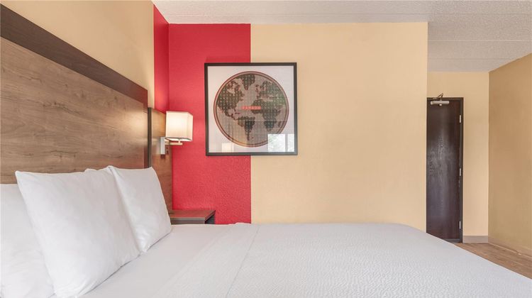 Ramada Minneapolis/Golden Valley Room