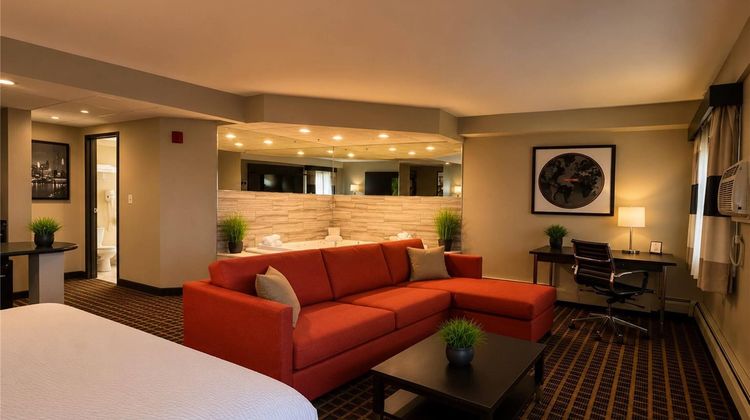 Ramada Minneapolis/Golden Valley Suite