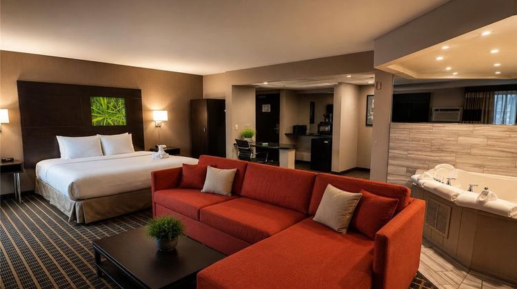 Ramada Minneapolis/Golden Valley Suite