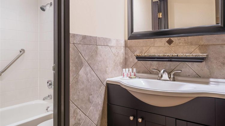 Ramada Minneapolis/Golden Valley Room