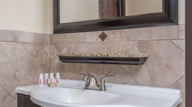 Ramada Minneapolis/Golden Valley Room
