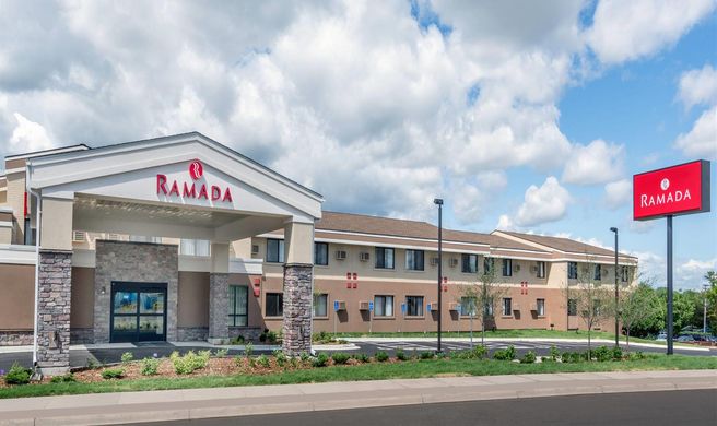 Ramada Minneapolis/Golden Valley Exterior
