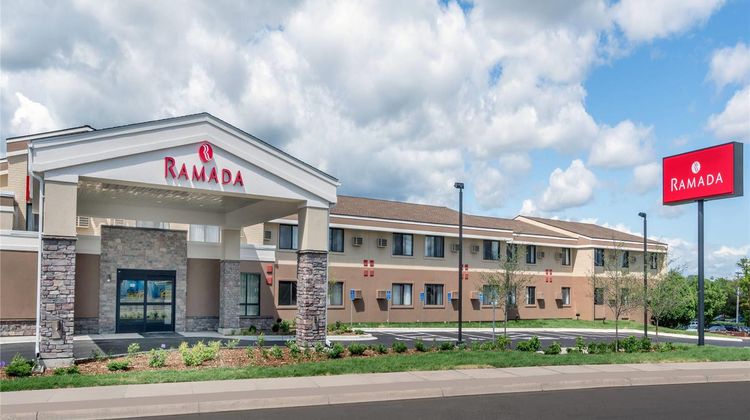 Ramada Minneapolis/Golden Valley Exterior