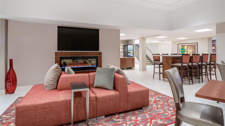 Ramada Minneapolis/Golden Valley Lobby