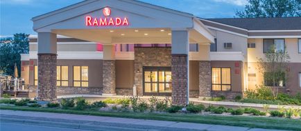 Ramada Minneapolis/Golden Valley Exterior