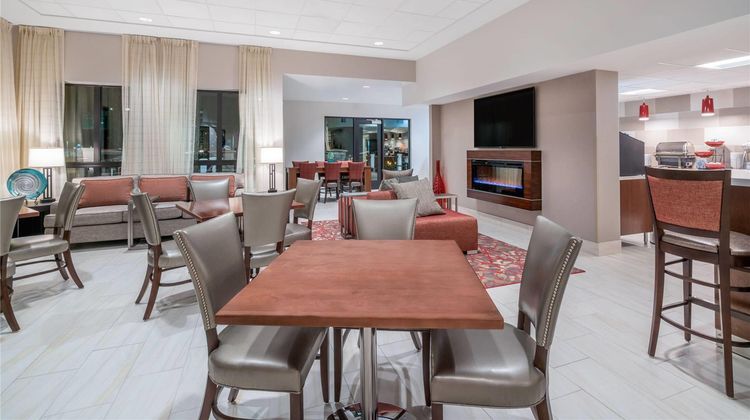 Ramada Minneapolis/Golden Valley Lobby