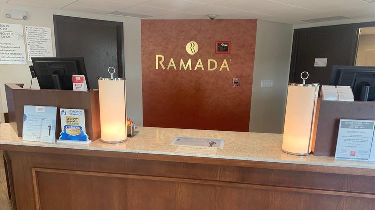 Ramada Minneapolis/Golden Valley Lobby