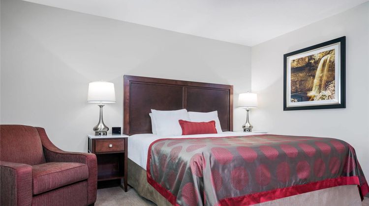 Ramada Minneapolis/Golden Valley Room