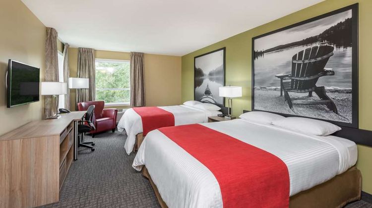 Super 8 Mont Laurier Room