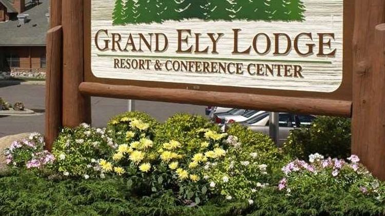 Grand Ely Lodge Resort & Conference Ctr Exterior