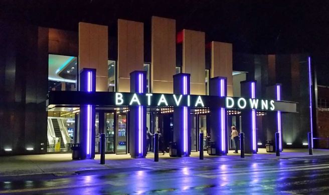 Hotel At Batavia Downs Exterior