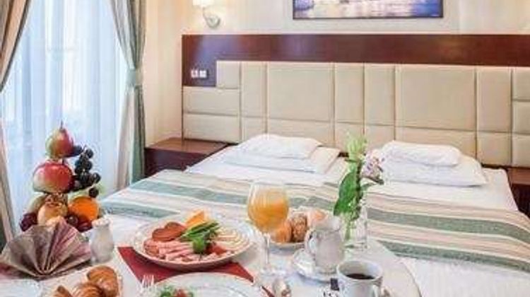Hotel President Room