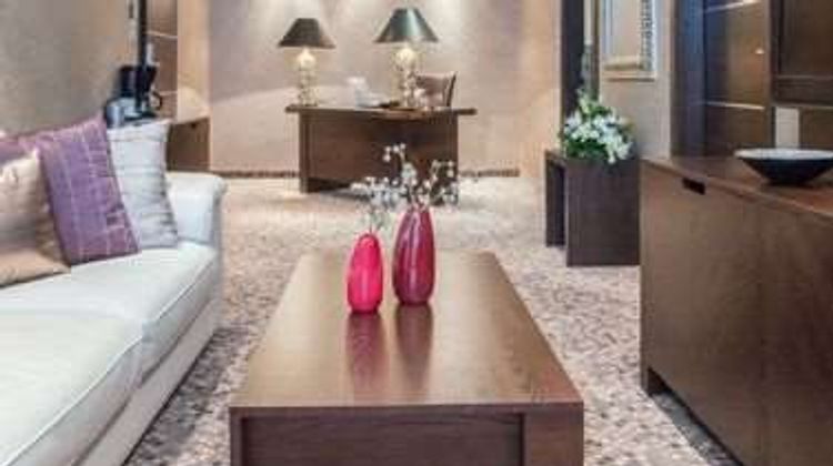 Hotel President Suite