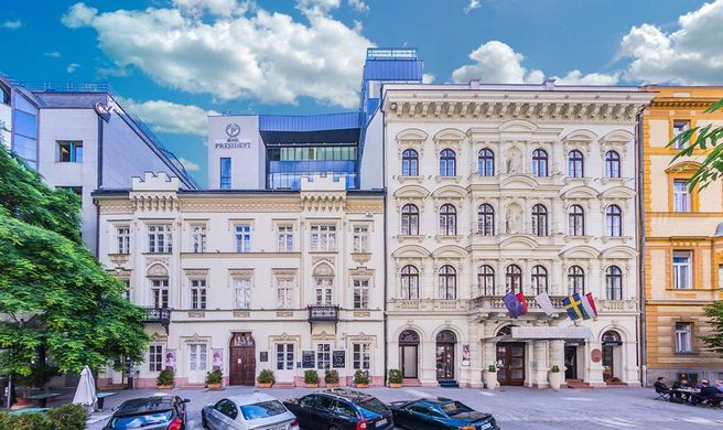 Hotel President Exterior