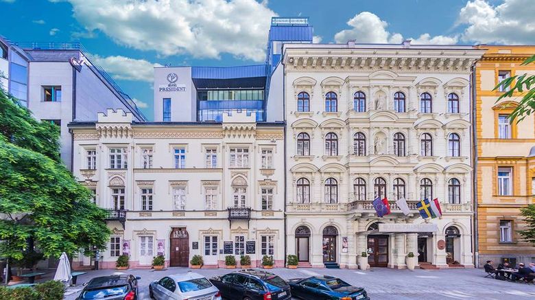 <b>Hotel President Exterior</b>. Images powered by <a href="https://iceportal.shijigroup.com/" title="IcePortal" target="_blank">IcePortal</a>.