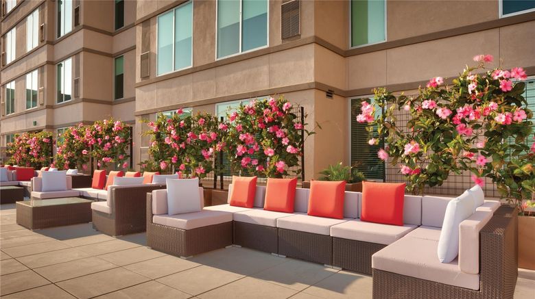<b>Hyatt House at Anaheim Resort/Conv Ctr Pool</b>. Images powered by <a href="https://iceportal.shijigroup.com/" title="IcePortal" target="_blank">IcePortal</a>.