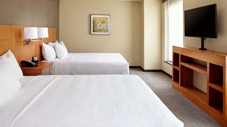 Hyatt Place Cleveland/Lyndhurst/Legacy V Suite