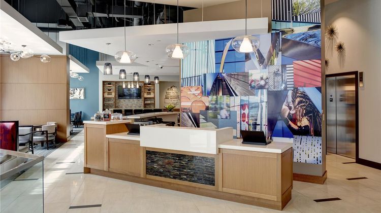 Hyatt Place Arlington Courthouse Plaza Lobby