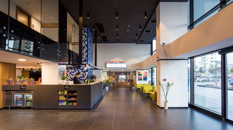 <b>Hampton by Hilton Istanbul Kurtkoy Lobby</b>. Images powered by <a href="https://iceportal.shijigroup.com/" title="IcePortal" target="_blank">IcePortal</a>.
