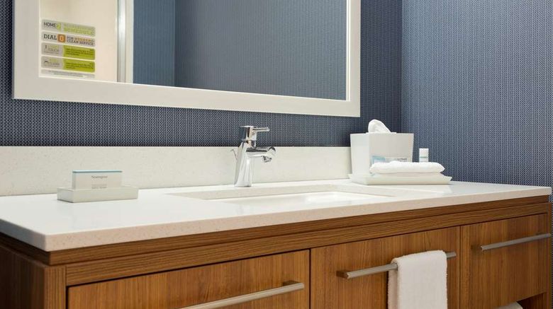 <b>Home2 Suites by Hilton Phoenix Chandler Room</b>. Images powered by <a href="https://iceportal.shijigroup.com/" title="IcePortal" target="_blank">IcePortal</a>.