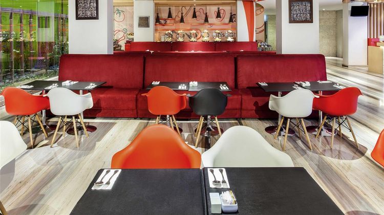 Ibis Yogyakarta Adi Sucipto Restaurant
