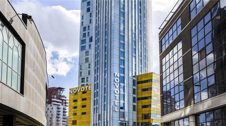 Novotel London Canary Wharf Exterior