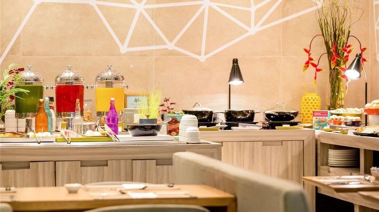 <b>Novotel RJ Porto Atlantico Restaurant</b>. Images powered by <a href="https://iceportal.shijigroup.com/" title="IcePortal" target="_blank">IcePortal</a>.