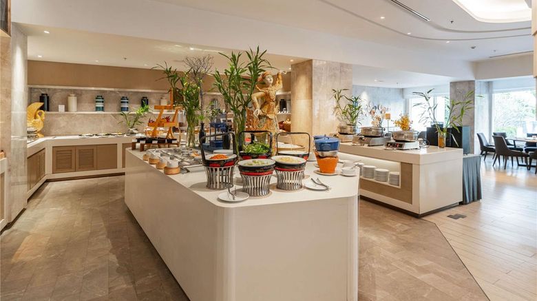 <b>Novotel Phuket Phokeethra Restaurant</b>. Images powered by <a href="https://iceportal.shijigroup.com/" title="IcePortal" target="_blank">IcePortal</a>.