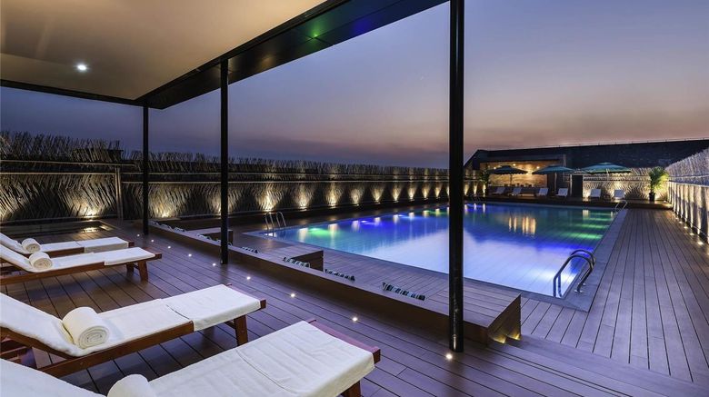 <b>Novotel Shanghai Clover Pool</b>. Images powered by <a href="https://iceportal.shijigroup.com/" title="IcePortal" target="_blank">IcePortal</a>.