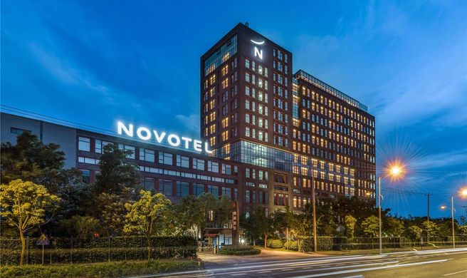 Novotel Shanghai Clover Exterior