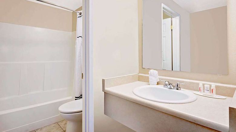 <b>Days Inn Lakewood South Tacoma Room</b>. Images powered by <a href="https://iceportal.shijigroup.com/" title="IcePortal" target="_blank">IcePortal</a>.