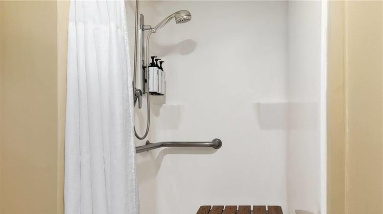 Wyndham Garden Washington DC  North Room