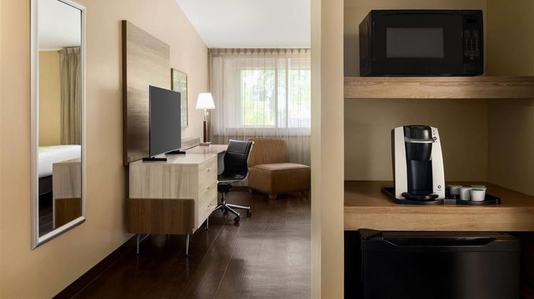 Wyndham Garden Washington DC  North Room